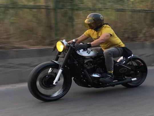 Custom Jawa 42 Bobber aka 'Mustang' by Motokraft Customs